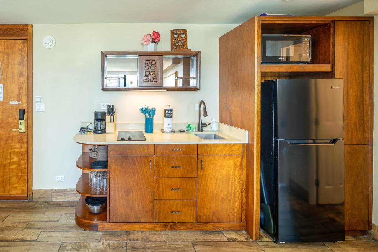 Gorgeous One Bedroom Bamboo Blocks From The Beach Honolulu Eksteriør bilde